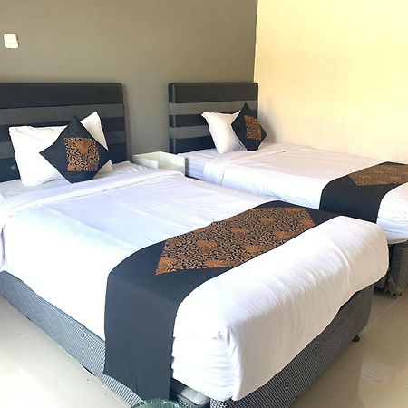 Tjahaja Baroe Syariah Mitra Reddoorz At Dukuh Kupang Hotel Surabaya Ngoại thất bức ảnh